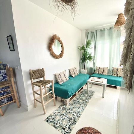 Appartement A Ksar Sghir En Face Du Terminal Passagers De Ferry Port Tanger Med Exteriör bild