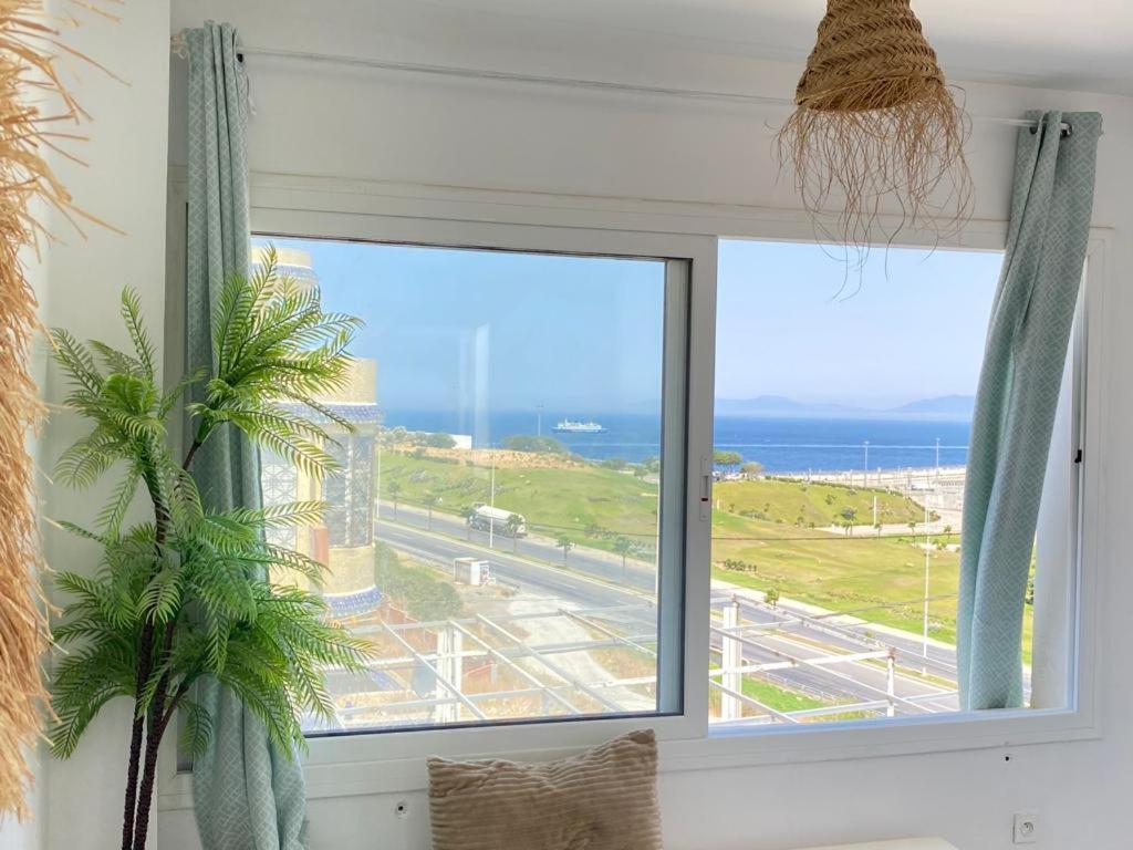 Appartement A Ksar Sghir En Face Du Terminal Passagers De Ferry Port Tanger Med Exteriör bild