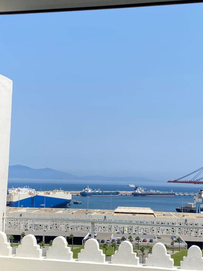 Appartement A Ksar Sghir En Face Du Terminal Passagers De Ferry Port Tanger Med Exteriör bild