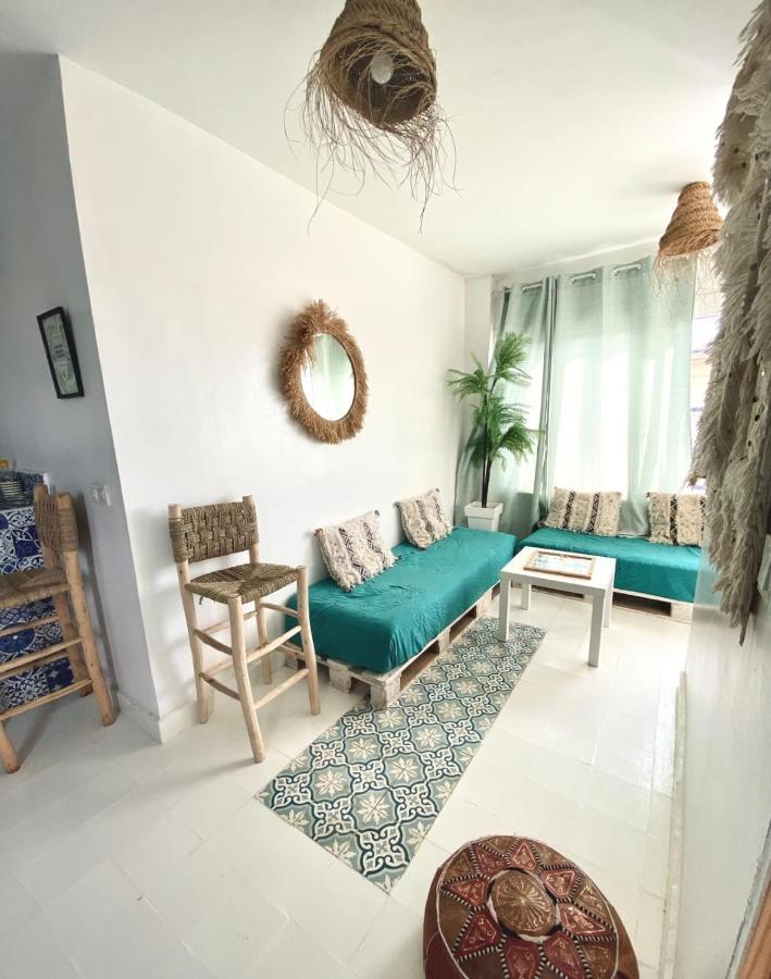 Appartement A Ksar Sghir En Face Du Terminal Passagers De Ferry Port Tanger Med Exteriör bild
