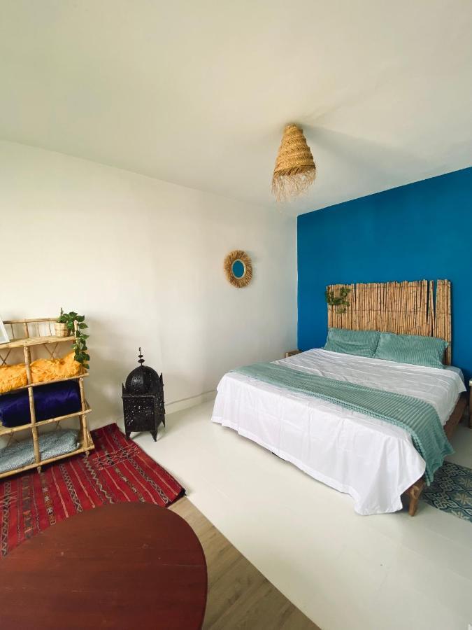 Appartement A Ksar Sghir En Face Du Terminal Passagers De Ferry Port Tanger Med Exteriör bild
